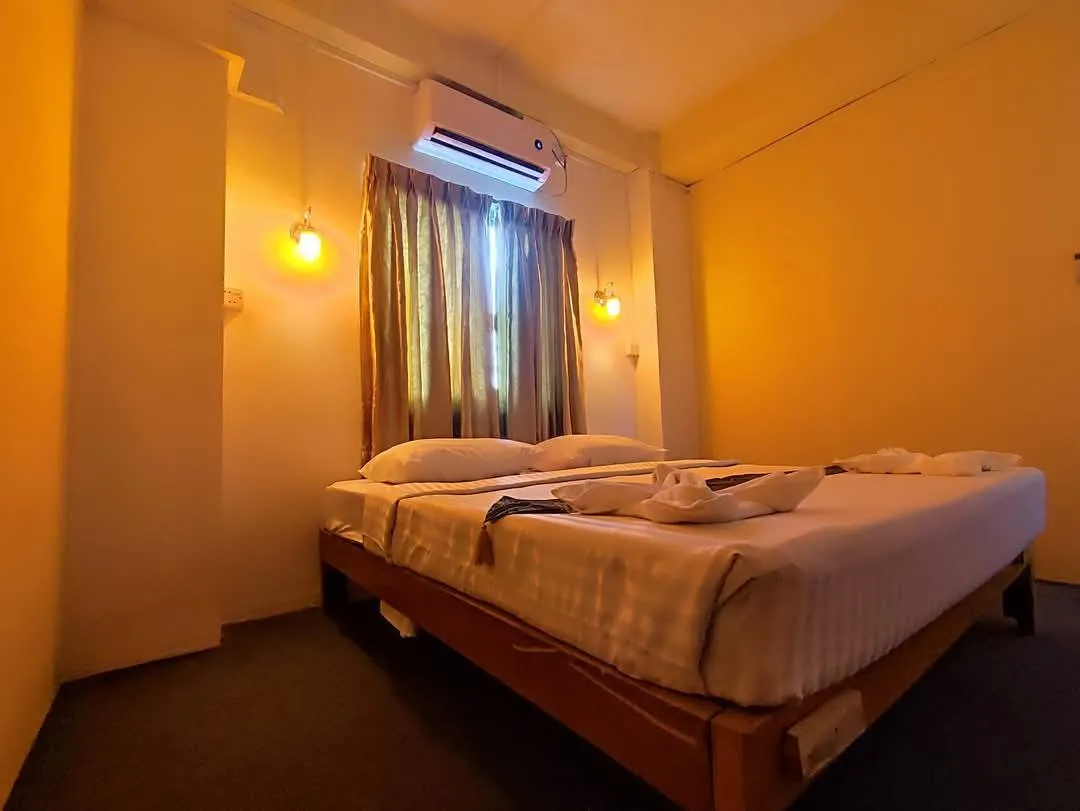 Lucky 7 River View Hostel