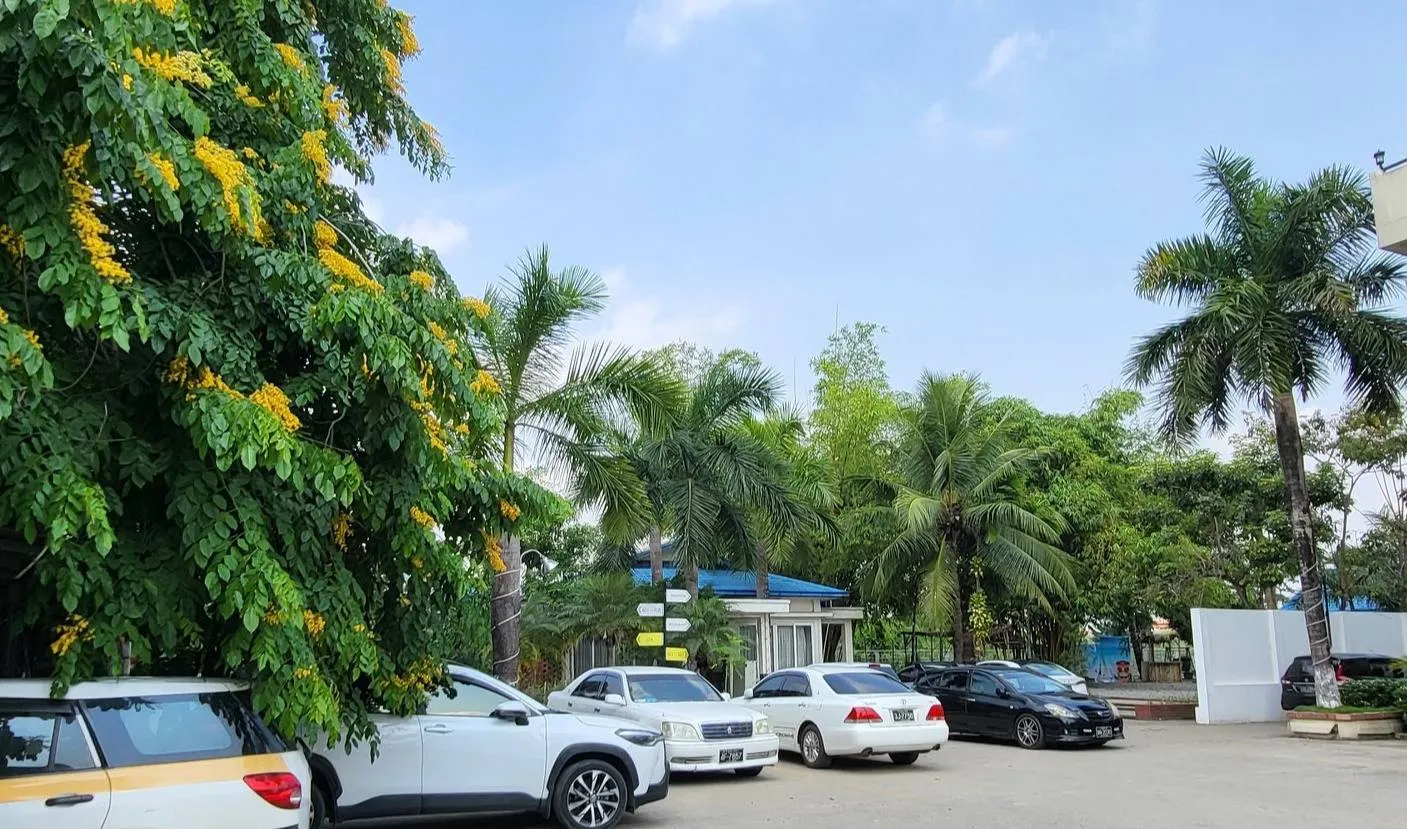 Royal Golden View Hotel