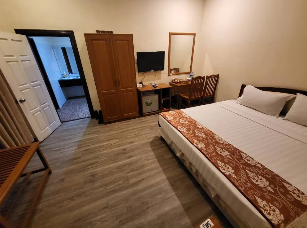 Royal Golden View Hotel