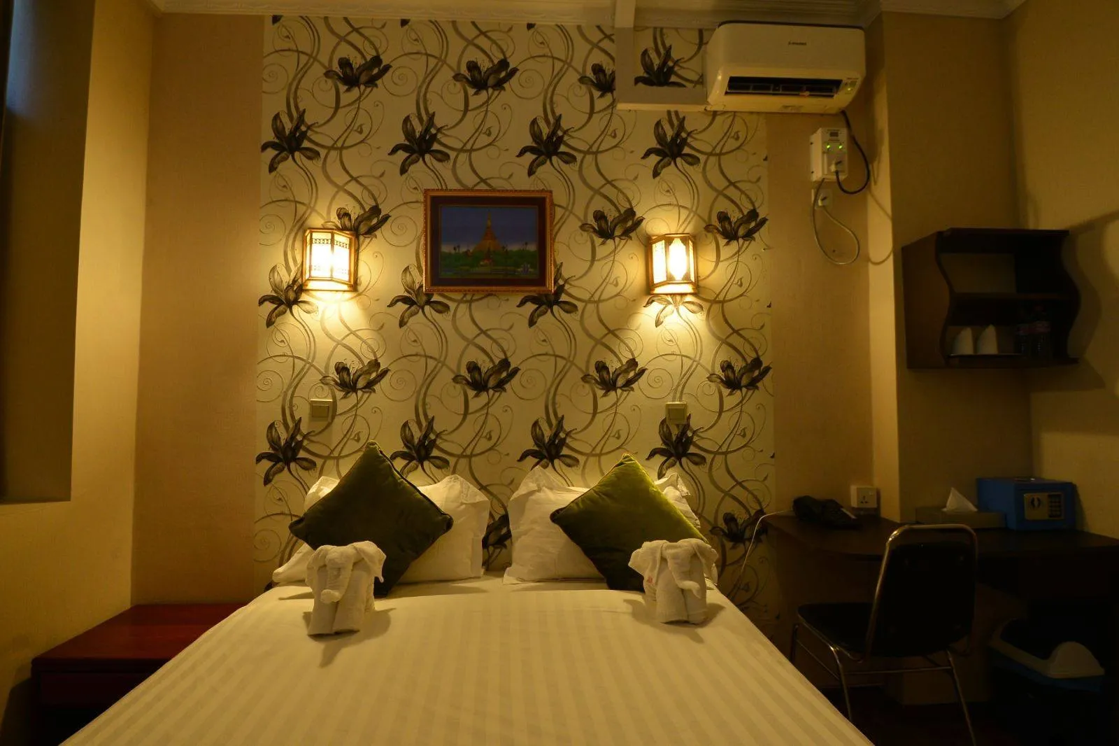 Family Treasure Hotel