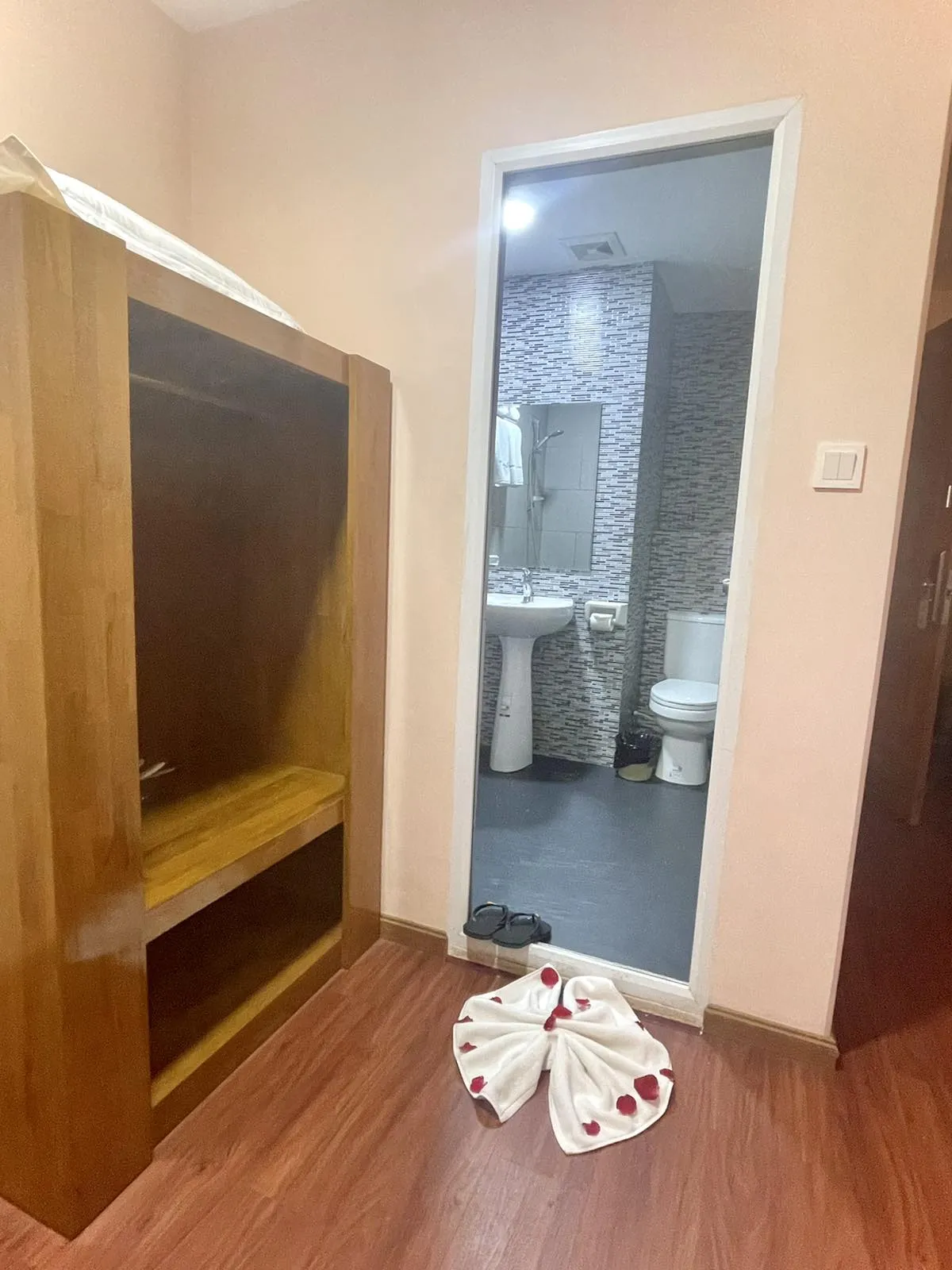 Royal Landmark Hotel