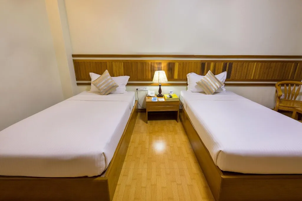 Platinum Ten Mile Hotel