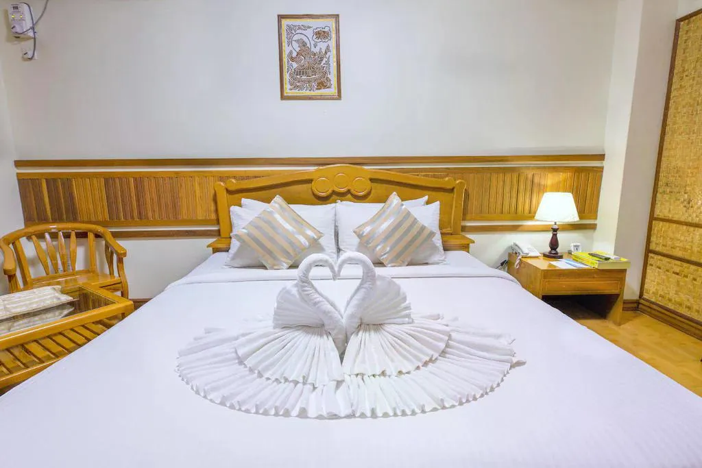 Platinum Ten Mile Hotel