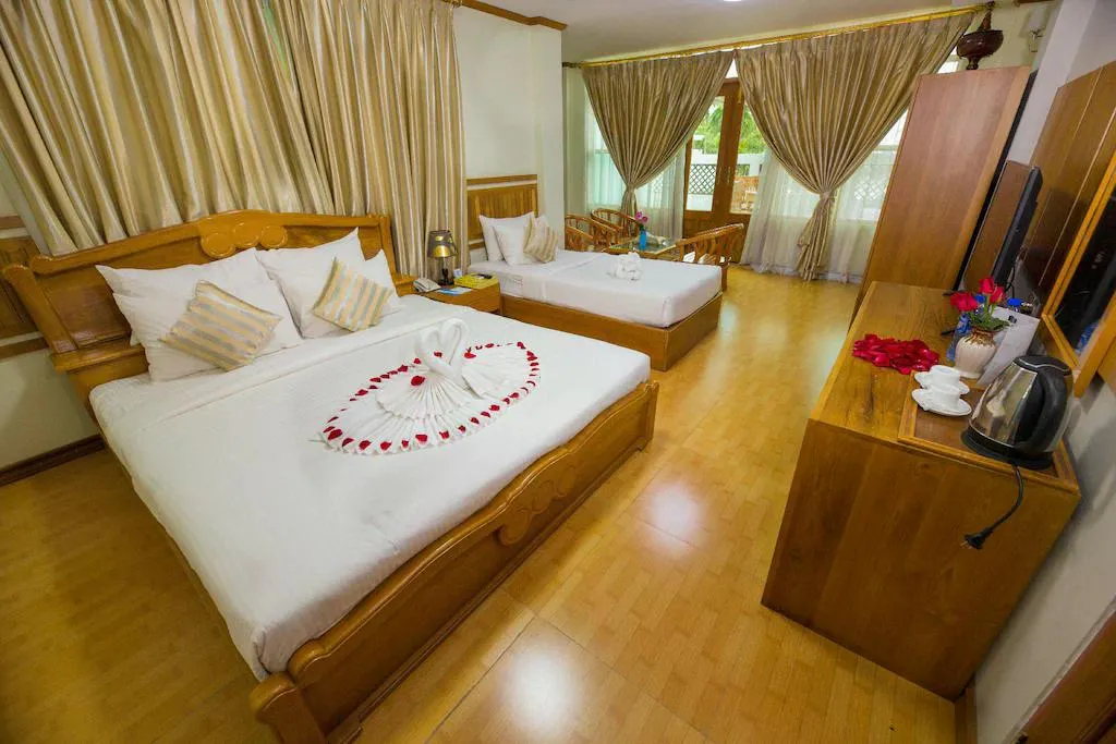 Platinum Ten Mile Hotel