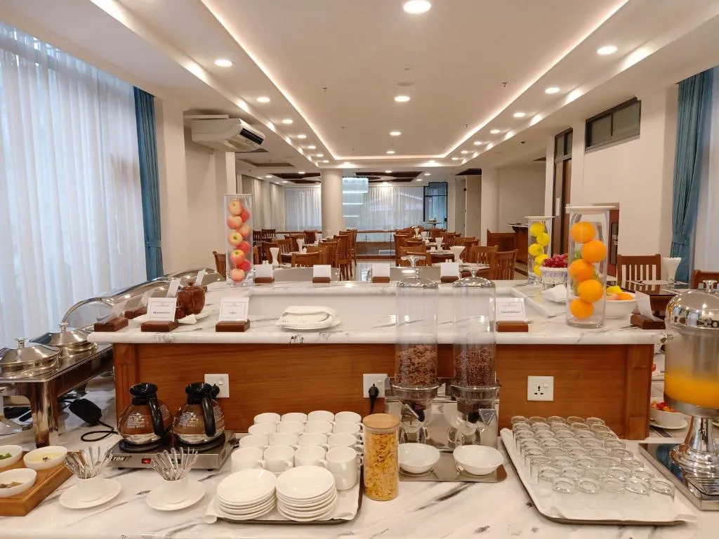 Dragon Phoenix Hotel