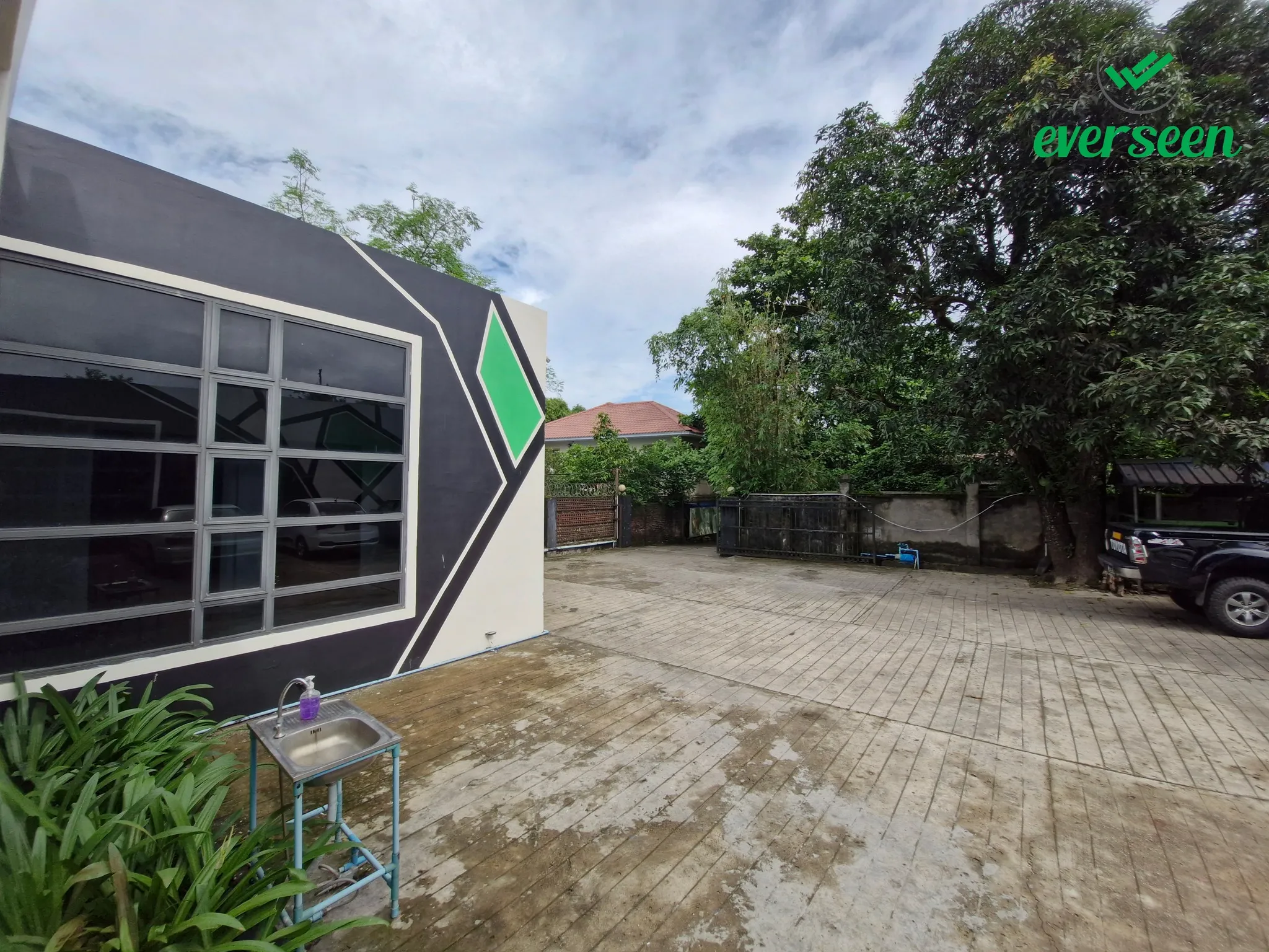 Ever Seen Airport Hotel