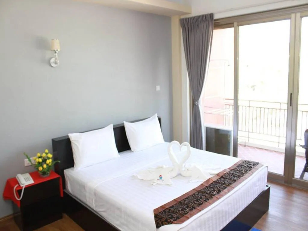 Hotel Ayeyarwady Chaung Thar