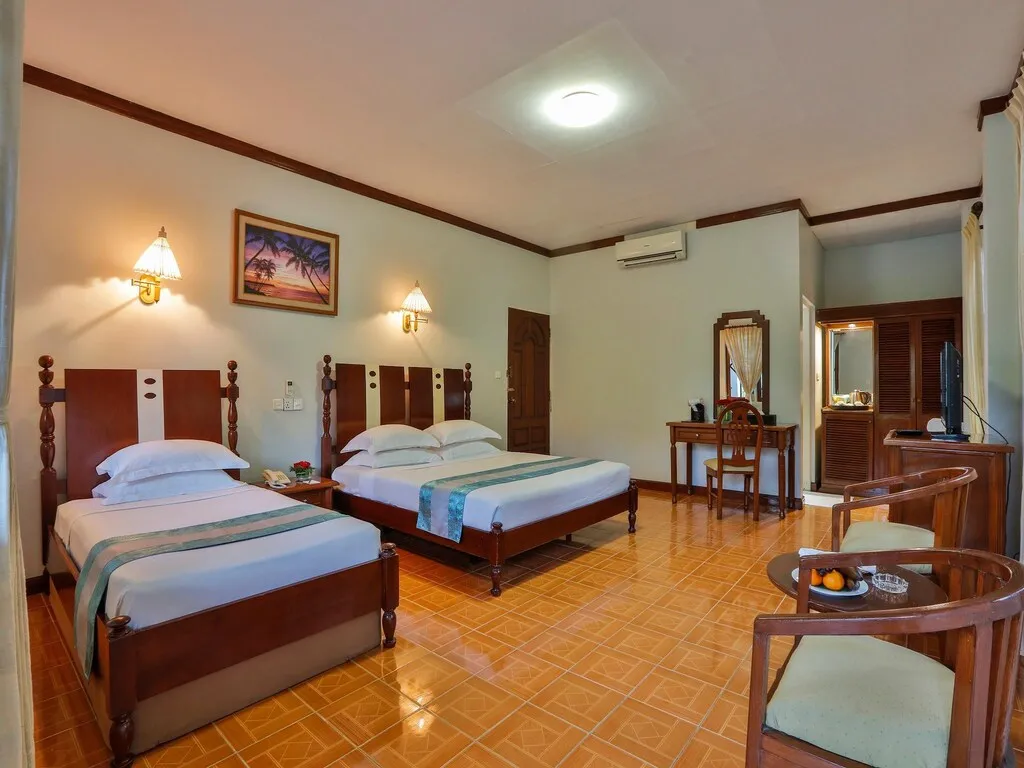 Amazing Chaung Thar Resort