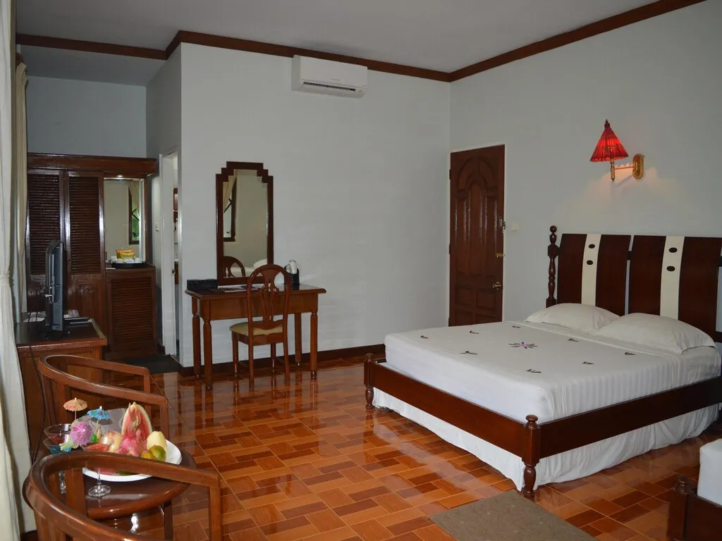 Amazing Chaung Thar Resort