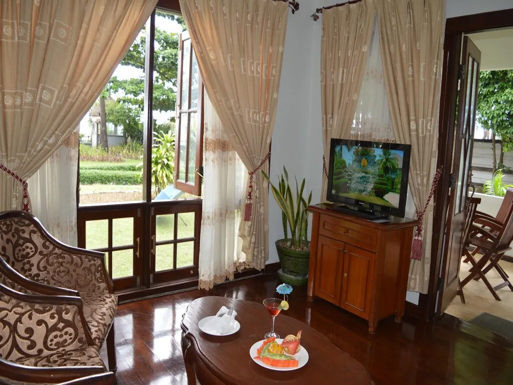 Amazing Chaung Thar Resort