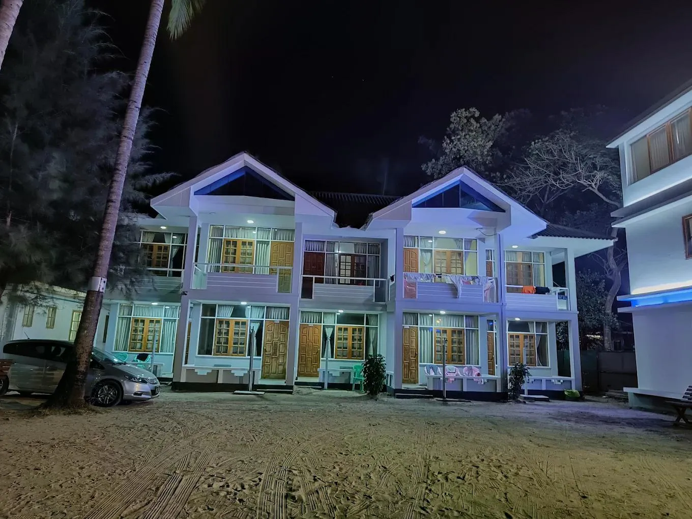 Khine Chaung Thar Hotel