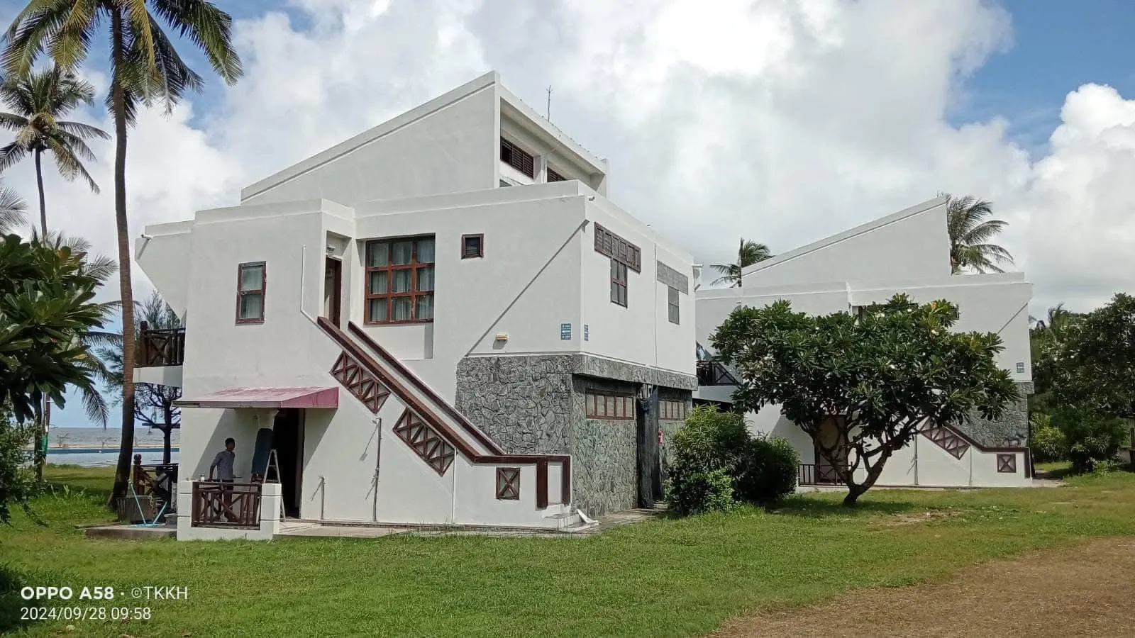 Hotel ACE ( Ngwe Saung )