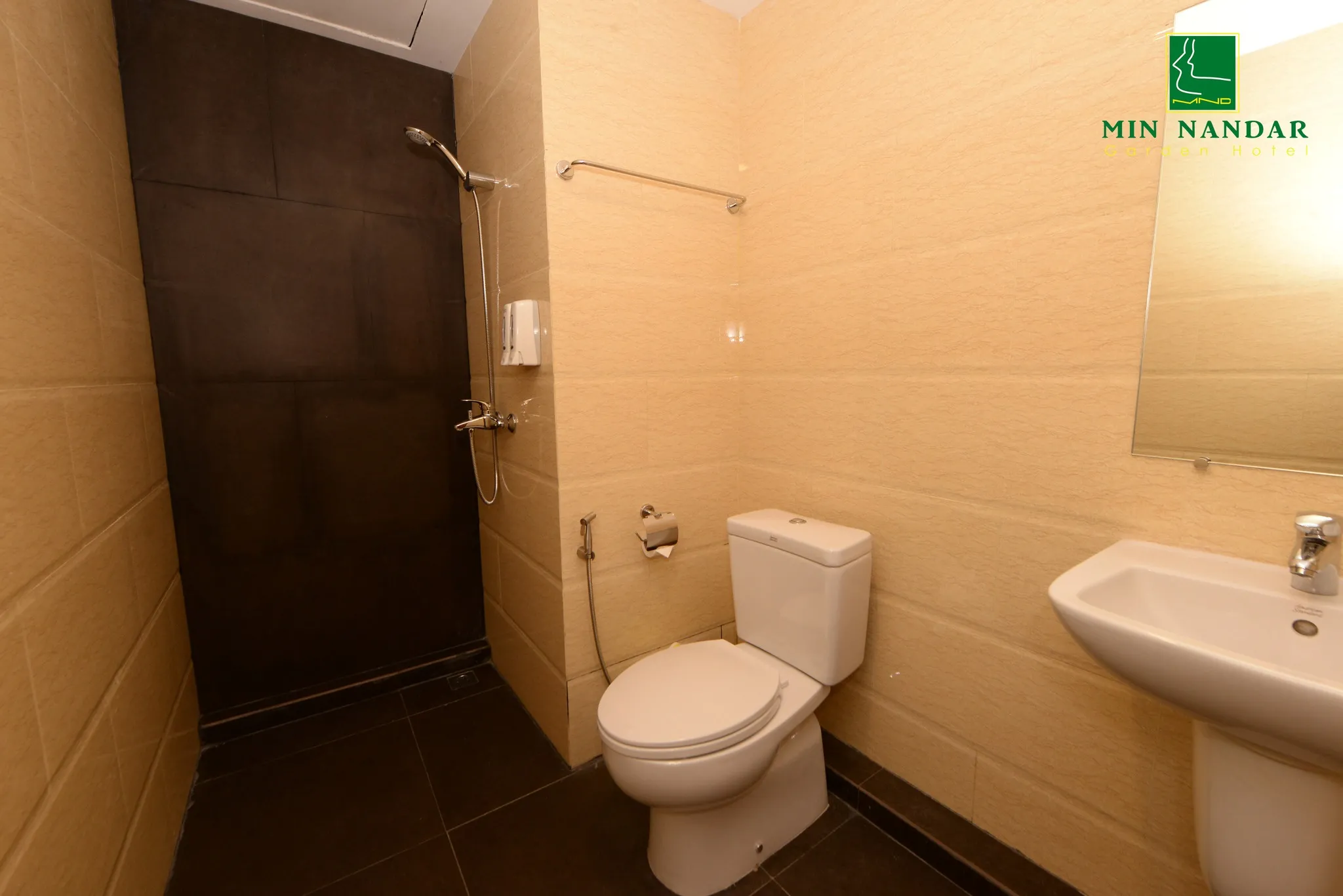 Min Nandar Garden Hotel