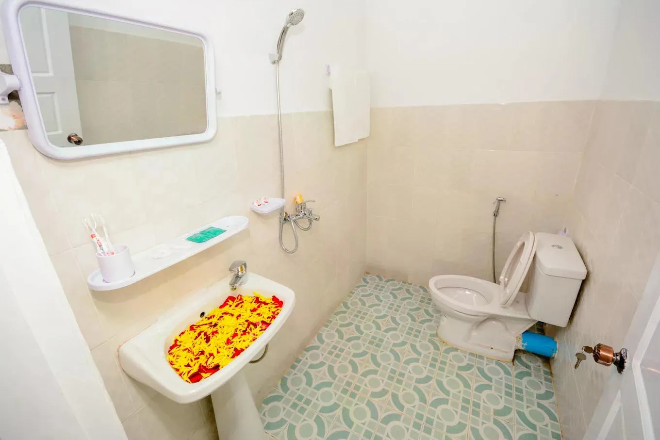 Shwe Nadi Guest House